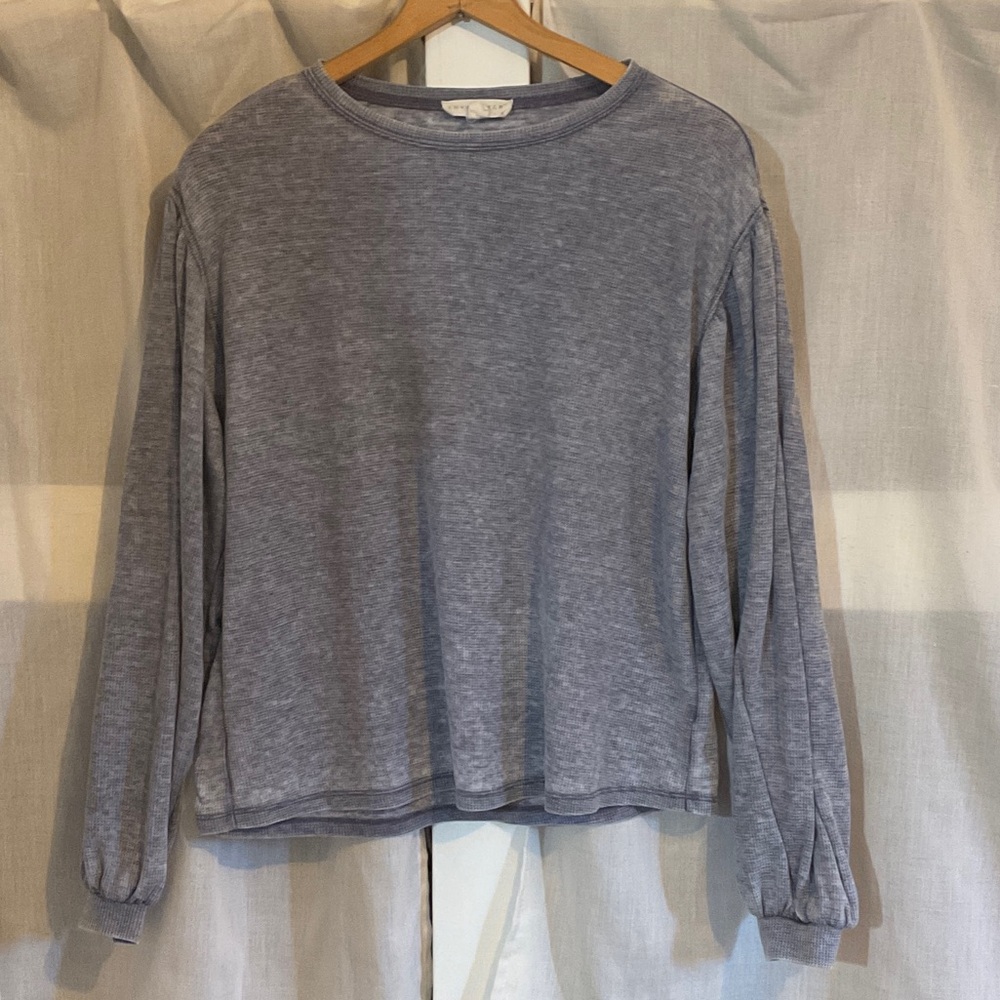 Gray Long-Sleeve Women's Pullover Top